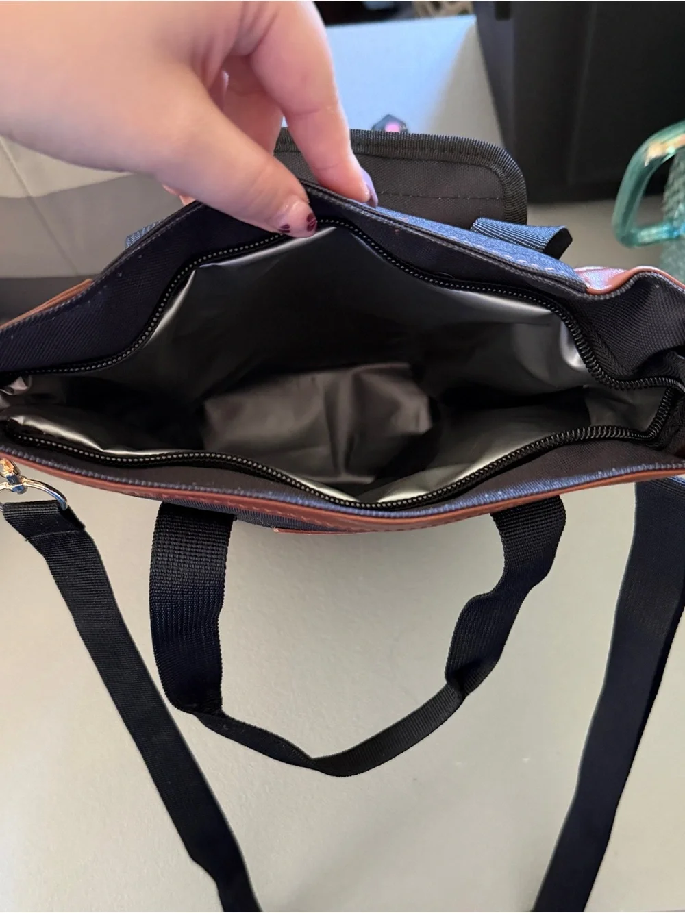 BLUBYEES Insulated Wine Travel Bag